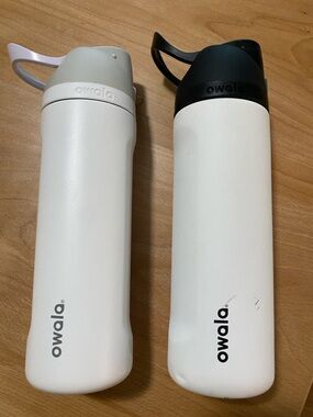 SET of 2 Owala White Stainless Steel Water Bottle with Black or Gray Lids